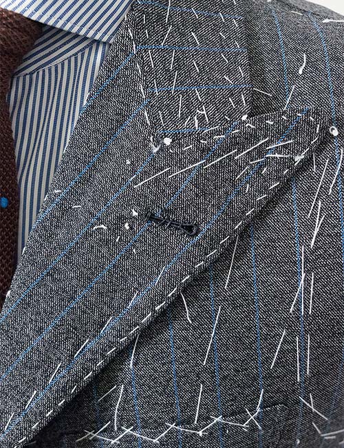 Chaqueta a medida. Foto detalle de solapa.